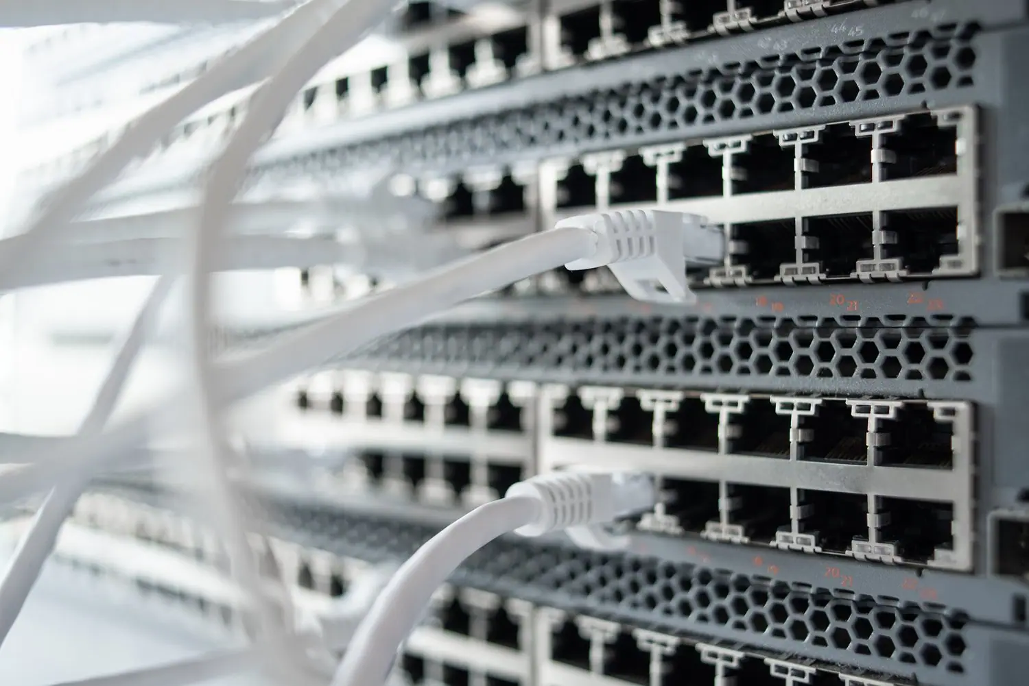 Optymalizacja routingu BGP w sieciach korporacyjnych