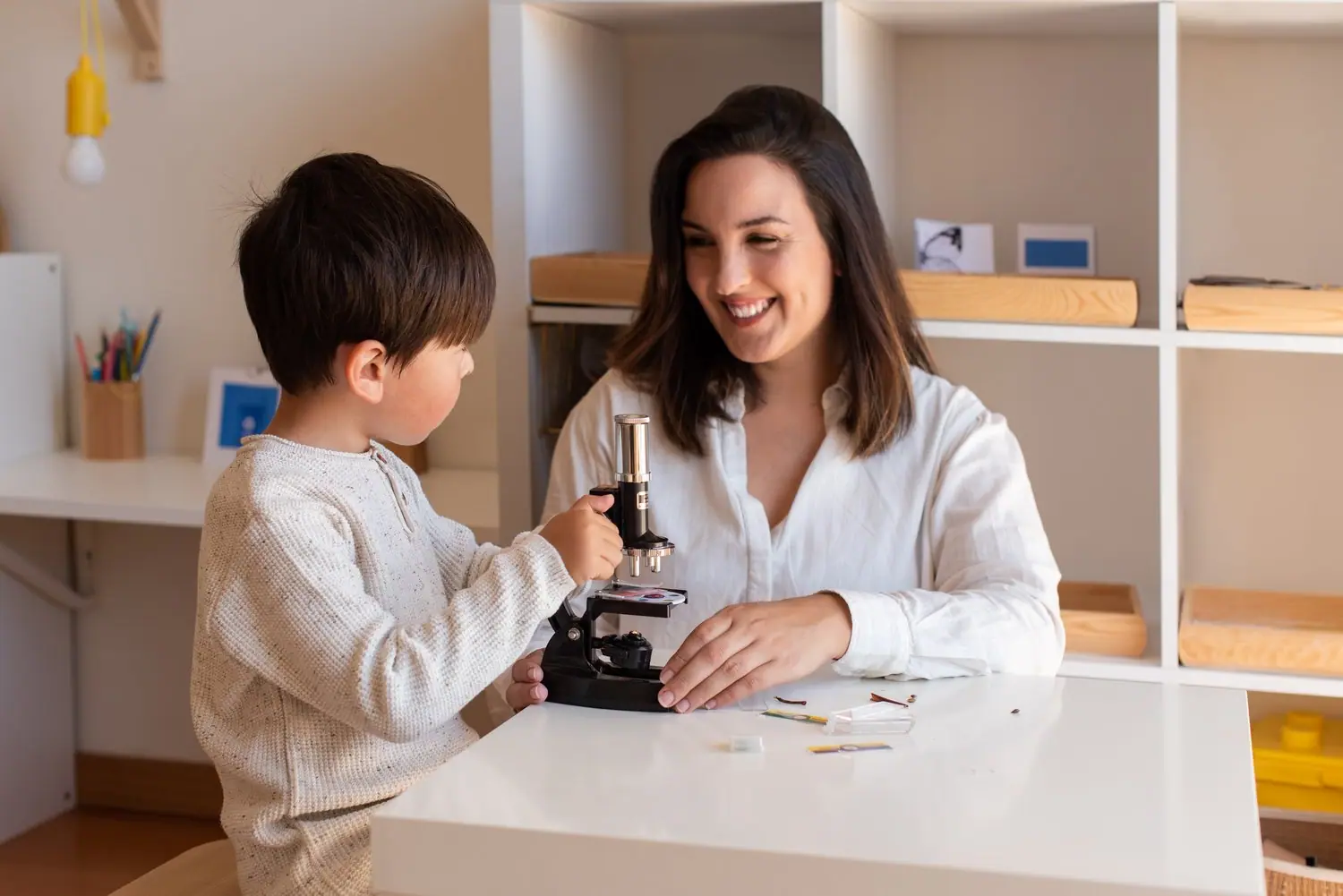 Jak metoda Montessori wspiera rozwój dziecka w przedszkolu