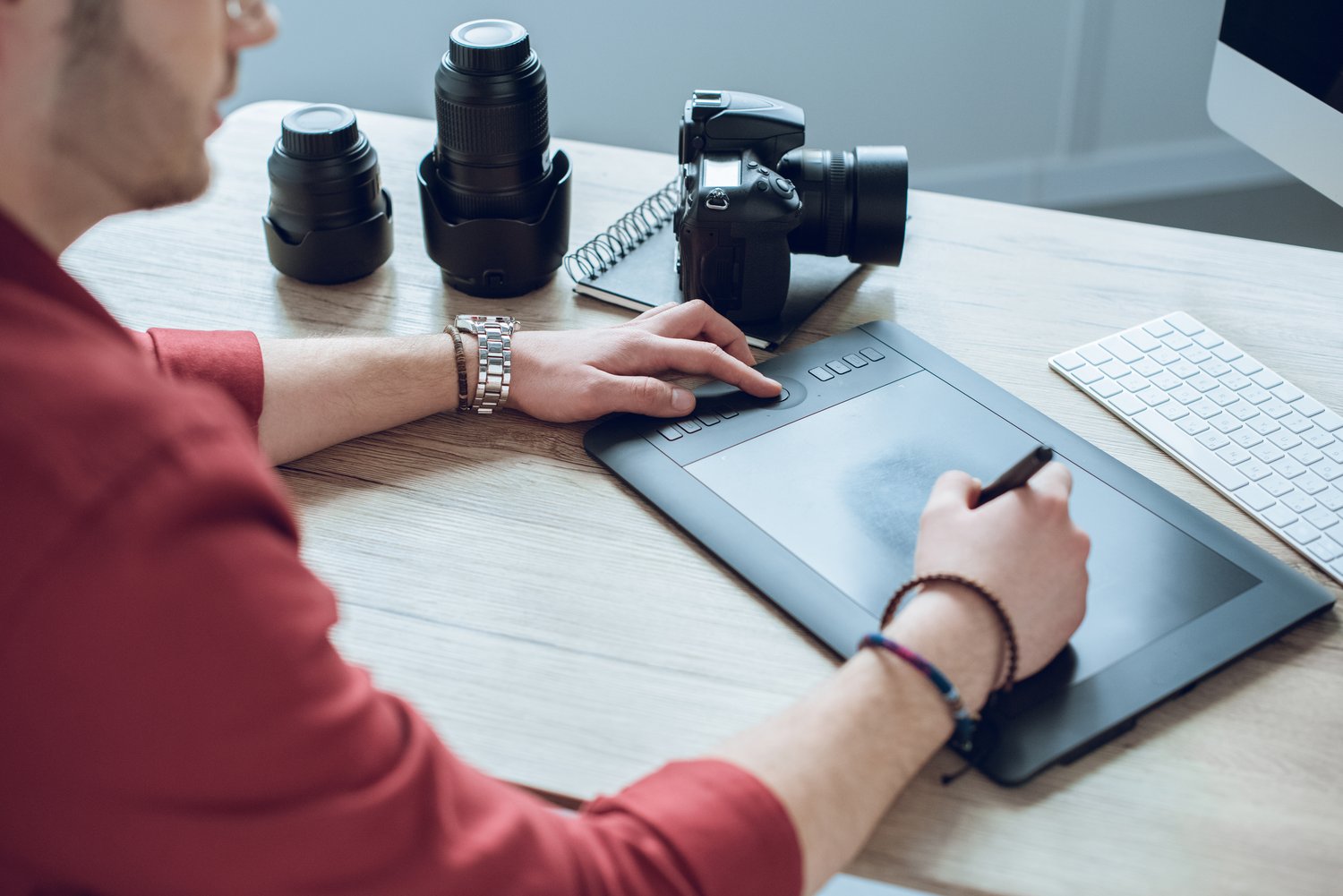Tablet jako mobilne studio fotograficzne – niezbędne aplikacje